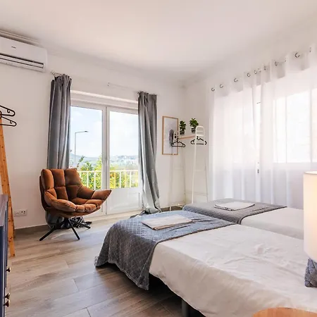 דירה First Floor
