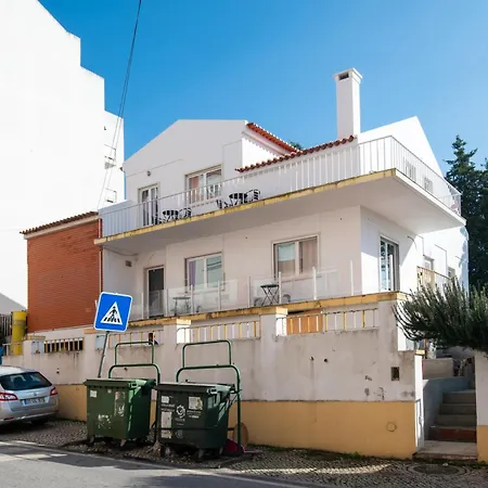 First Floor דירה