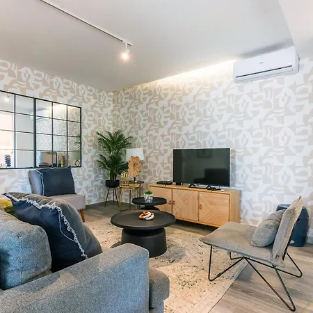 First Floor * קארגאדו